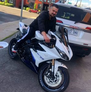 Meet your Posher, Róbert györgy